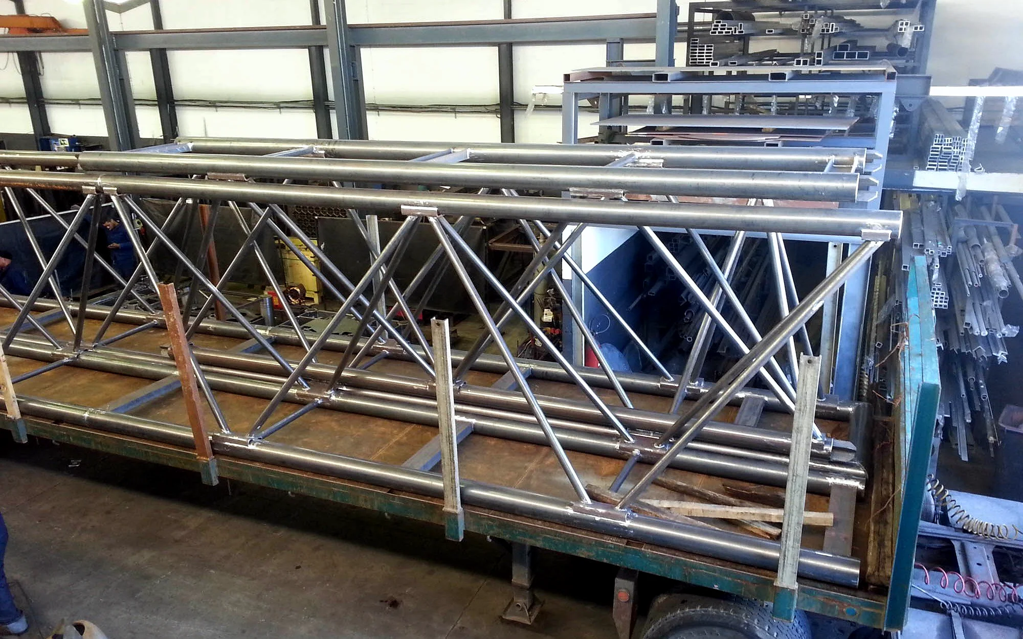 Heavy fabrication work in the TFDM workshop